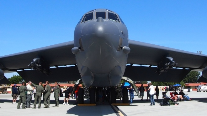 Стратегічні бомбардувальники США B-52H Stratofortress почали регулярне патрулювання Перської затоки