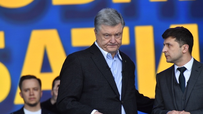 Порошенко обвиняет Зеленского в разрушении антикоррупционной системы, а Тимошенко просит не травить судей КС