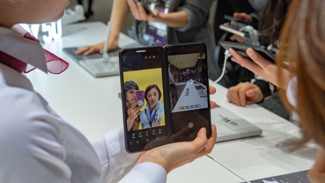 LG показала свою складану новинку — смартфон з відстібним другим екраном