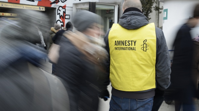 Amnesty International: «Воєнний стан обмежує свободу ЗМІ і вільне переміщення для нерезидентів»