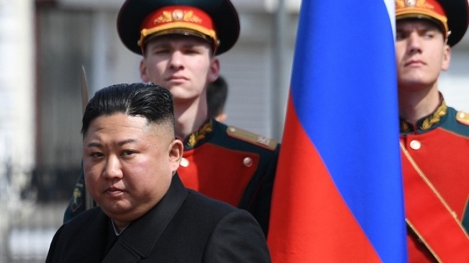 Опять говорят, что Ким Чен Ын тяжело болен, поэтому вместо него КНДР управляет его сестра. Россия это отрицает