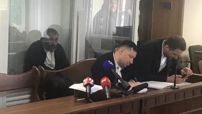 Суд віддав на поруки добровольця, який у Києві під час стрілянини поранив журналіста