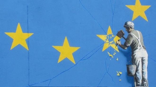 У Великій Британії зафарбували графіті Бенксі, присвячене Brexit