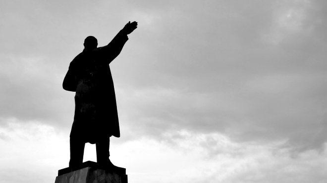 В Одесской области снесли памятник Ленину. Его называют последним в Украине, но это не так