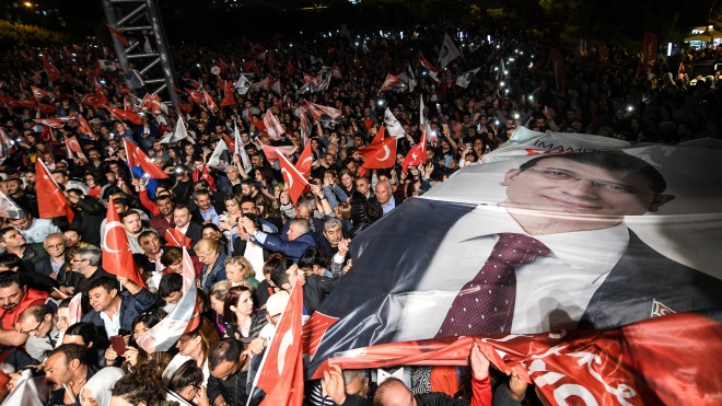 В Євросоюзі відреагували на скасування результатів виборів мера Стамбула, назвавши рішення політизованим