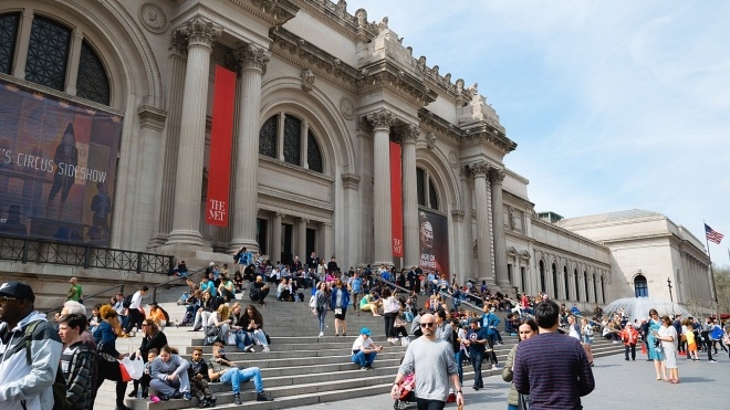 Нью-Йоркський музей Метрополітен відмовився від пожертв відомої династії філантропів через її роль в опіоїдній кризі у США