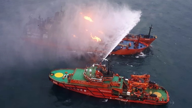 Пожар на газовых танкерах вблизи Крыма прекратился. Они горели в Черном море более месяца
