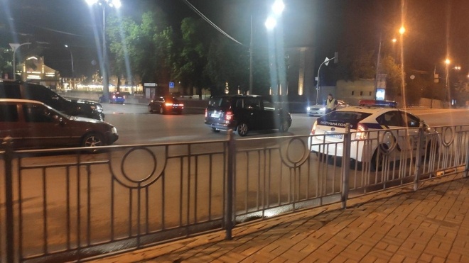 «Скиньте Вову!» Из-за протестов по поводу ареста Стерненко полиция перекрыла центр