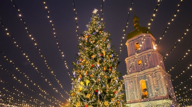 Folk Ukraine: Встановлювати ялинку на Софійській площі почнуть 10 грудня