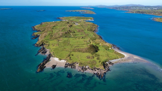 Приватний острів біля Ірландії продали за €5,5 мільйона через відеозвʼязок
