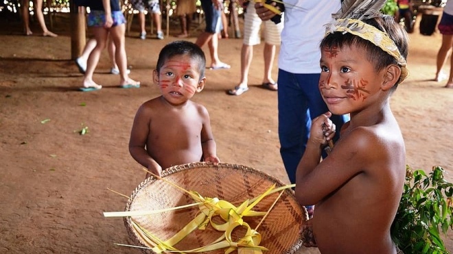 Президент Бразилии урезал «коронавирусную» помощь коренным народам. Они живут в резервациях, без доступа к медицине