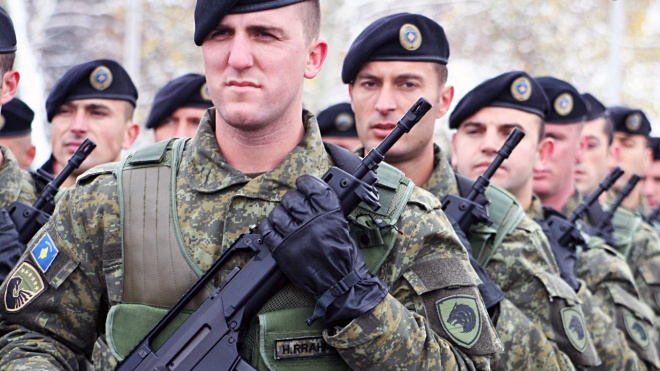 Зеленский разрешил отправить в Косово двух украинских военных