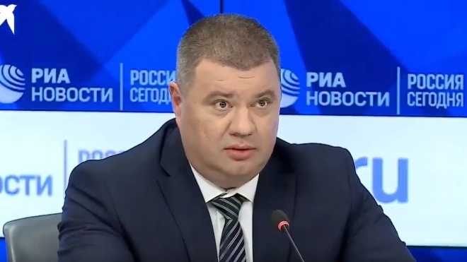 В Москве экс-сотрудник СБУ на пресс-конференции обвинил Украину в крушении малайзийского Boeing. В СБУ говорят, что мужчину уволили за пьянство