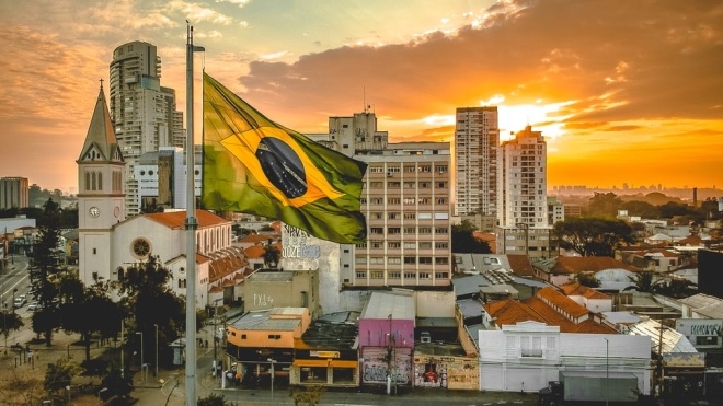 Бразилія відкривається для туристів, які прибувають літаком