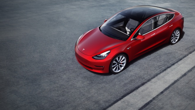 Tesla збільшить випуск бюджетних електрокарів Model 3