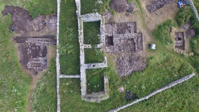 В Шотландии раскопали «застольный зал» викингов XII века