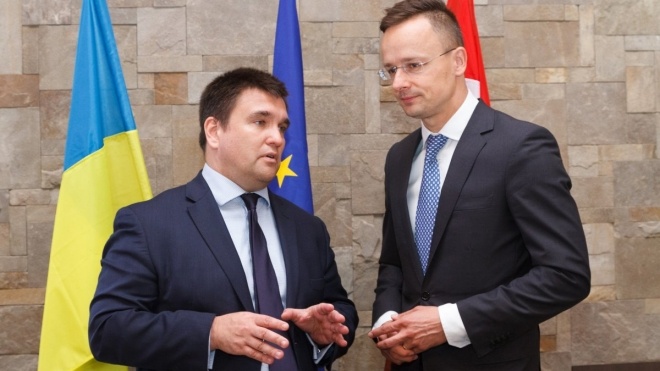 Климкин: Венгрия прекратила выдачу своих паспортов в Украине
