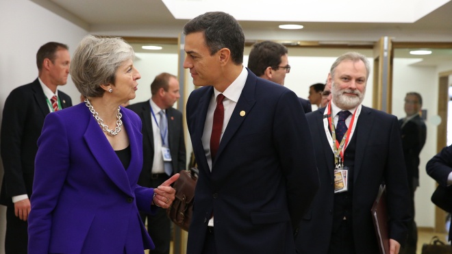 Испания согласилась не блокировать соглашение о Brexit. Они с Британией договорились, как будут делить Гибралтар