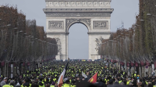 «Жовті жилети» у Франції опублікували Маніфест — повний список вимог до влади. Вони закликають викорінити кумівство і провести Frexit