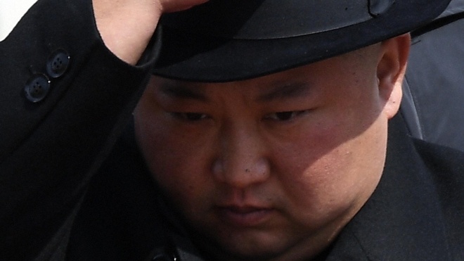 Ким Чен Ын впервые за три недели появился на публике. Он созвал собрание для обсуждения ядерного потенциала КНДР