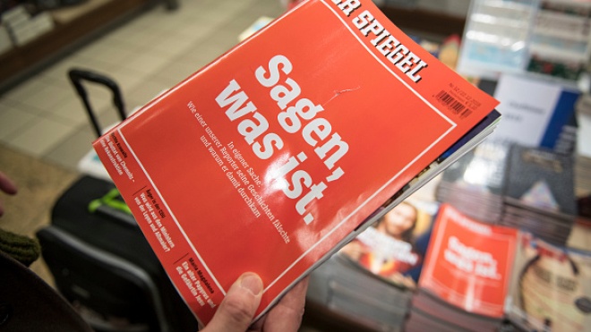 Der Spiegel призупинив роботу з двома редакторами через скандал із журналістом-вигадником