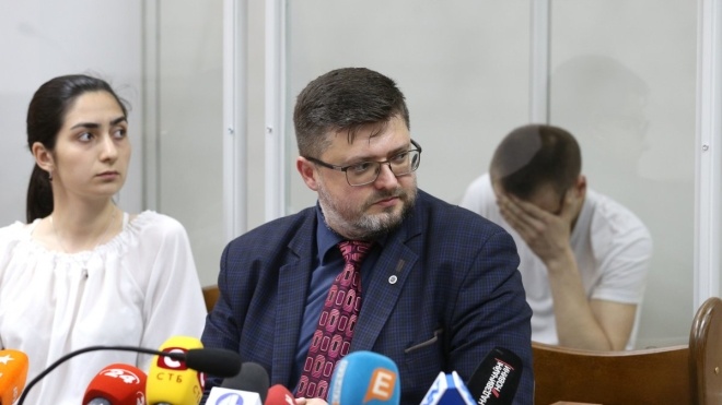 Адвокату Андрію Доманському, який захищає Вишинського, оголосили про підозру. ГПУ вважає, що він незаконно приватизував будівлю в центрі Києва