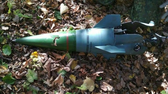 На школу в Лисичанске упали осколки ракеты, которой целились в беспилотник. Его сбили