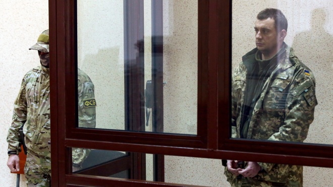 В Крыму суды арестовали всех украинских моряков, которых россияне задержали в Керченском проливе