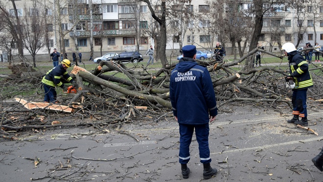 Из-за непогоды в Украине 537 населенных пунктов остались без света