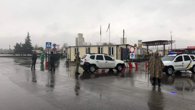 В Станице Луганской заминировали Госадминистрацию, КПП и стадион