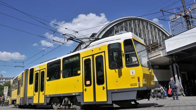 Львів закупив німецькі трамваї, двері яких не відкриваються на зупинках. Прокуратура розслідує недбалість