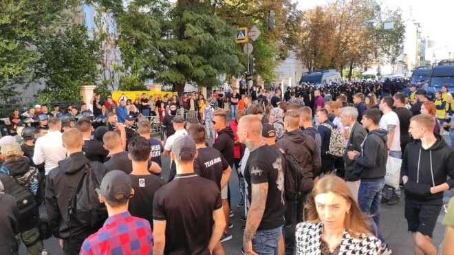 В Харькове после Марша равенства задержали радикалов. Один из них забрызгал полицейского слезоточивым газом