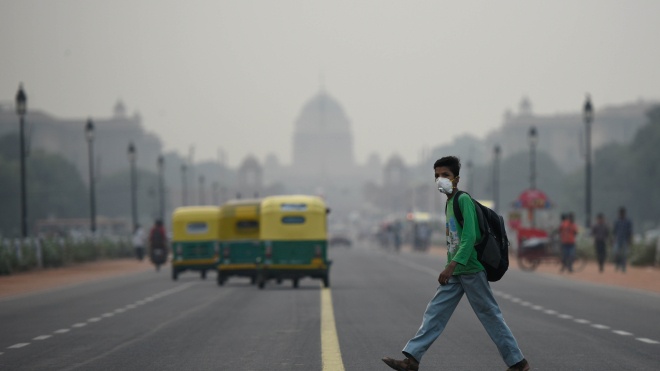 В Индии объявили ЧП из-за сильного загрязнения воздуха. Жителям раздали 5 миллионов масок