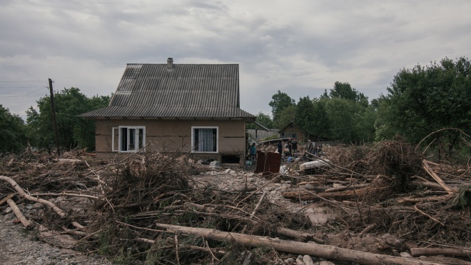 Повені на заході України: понад пів тисячі будинків досі підтоплені, зруйновані 83 мости