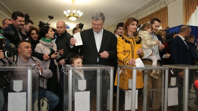 Порошенко проголосовал в Киеве