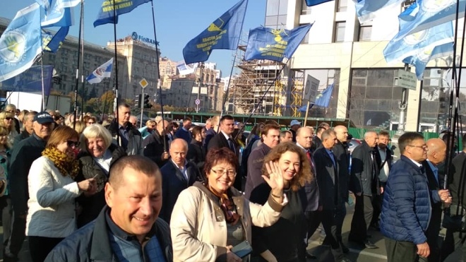 У Києві Хрещатик перекрили через мітинг профспілок. Центр столиці став у заторах 