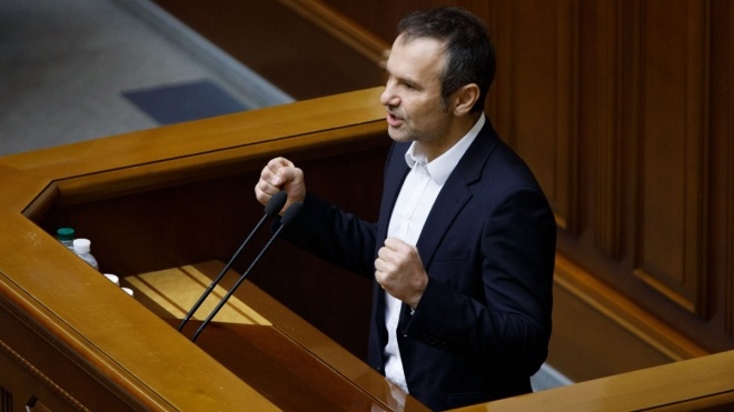 Вакарчук уходит из Рады: как депутат 12 лет назад объяснял причины сложения мандата
