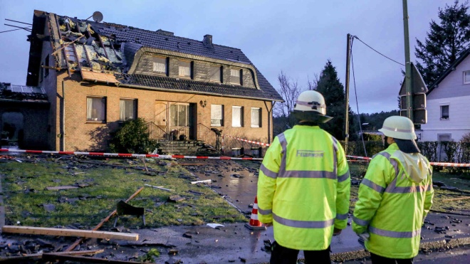 По немецкому городу прошелся торнадо. Повреждены около 40 домов, есть пострадавшие