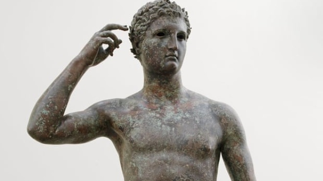 Суд обязал музей в США вернуть старинную статую в Италию, но музей отказывается отдавать реликвию