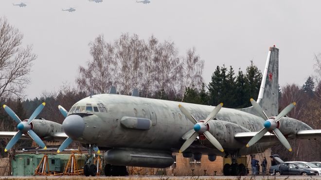 Сім українців незаконно ремонтували військові літаки в Африці. Їх затримала СБУ