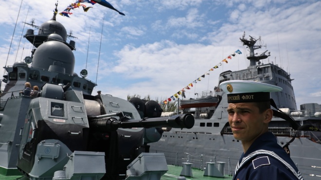Кремль заявил, что может принять меры для «защиты» российских судов в Азовском море