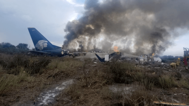 В Мексике разбился пассажирский самолет. Впечатления людей, что выжили