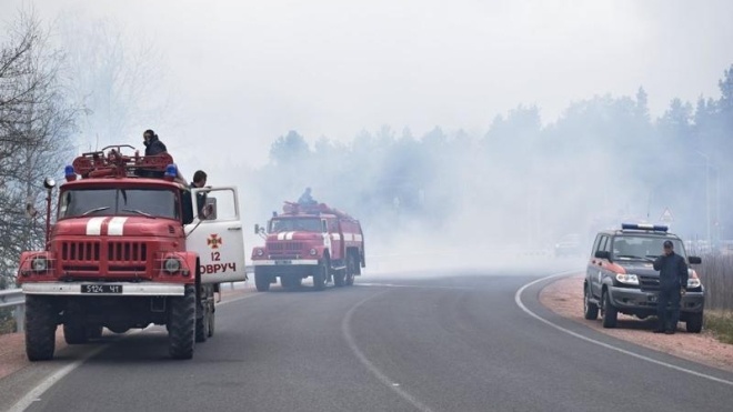 Пожар в зоне отчуждения: спасатели пытаются локализовать 4 очага пожаров