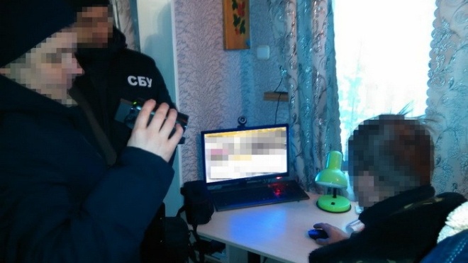 СБУ в Черниговской области задержала пророссийского агитатора. Он пытался влиять на украинских избирателей