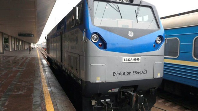 «Укрзалізниця» получила еще 7 американских локомотивов General Electric