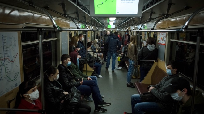 В киевском метро пассажиров будут проверять на соблюдение масочного режима. Штрафы ждут только злостных нарушителей
