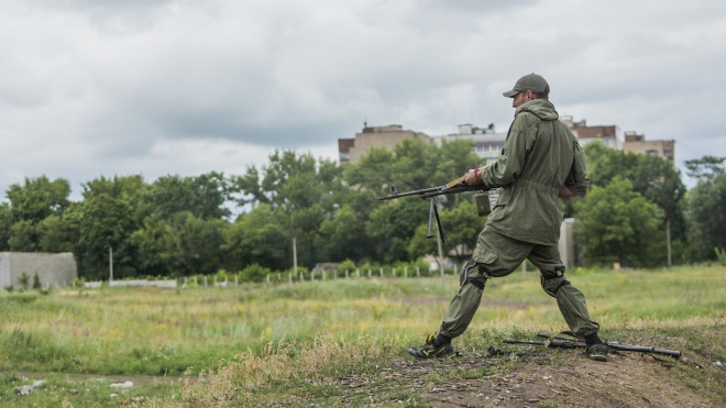 На Донбасі снайпер бойовиків застрелив українського військового