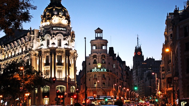 Уряд Іспанії запровадив у Мадриді надзвичайний стан, попри опір місцевої влади