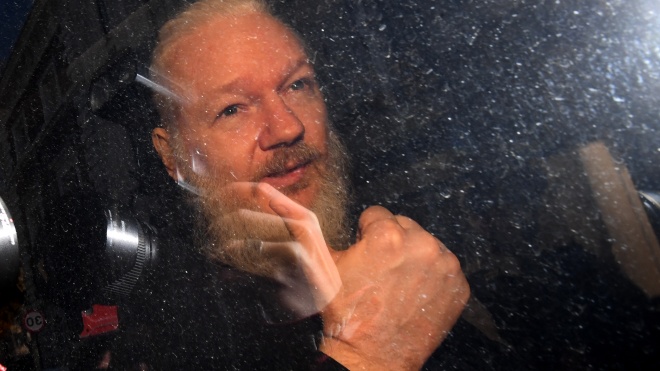 Арест Ассанжа: британские депутаты просят выдать основателя WikiLeaks Швеции
