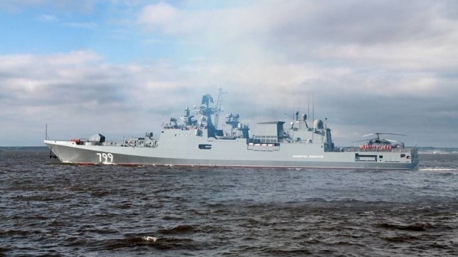 В Азовське море рухається російський ракетний фрегат. Біля Криму проводять маневри підводні човни РФ